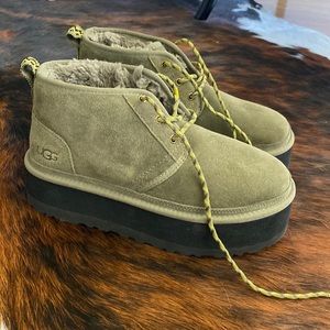 UGG ultra Neumel  sz 10